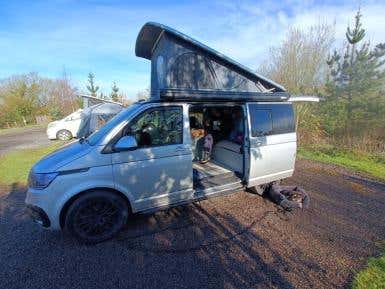 Ready to travel or rent out: VW Camper T6.1 with low mileage